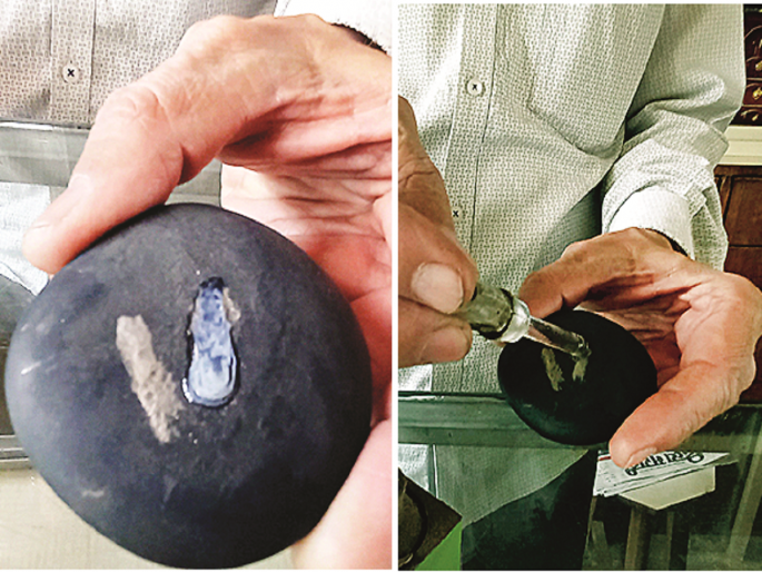 O God..., devotees pay their vows by offering fake silver | अरे देवा..., नकली चांदी अर्पण करून भाविक फेडतात नवस O God..., devotees pay their vows by offering fake silver | अरे देवा..., नकली चांदी अर्पण करून भाविक फेडतात नवस