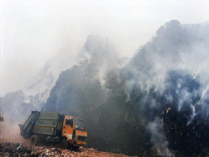 The fire of 'Khadi Khadan' is still smoldering | ‘खडी खदाण’ ची आग अजूनही धुमसतेय The fire of 'Khadi Khadan' is still smoldering | ‘खडी खदाण’ ची आग अजूनही धुमसतेय