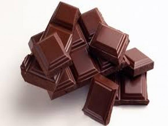 Chocolates increase in the sweetness of the festivals, the choice of handmade chocolates | सणांचा गोडवा वाढविणा-या चॉकलेट्सची आवक वाढली, हँडमेड चॉकलेट्सना पसंती Chocolates increase in the sweetness of the festivals, the choice of handmade chocolates | सणांचा गोडवा वाढविणा-या चॉकलेट्सची आवक वाढली, हँडमेड चॉकलेट्सना पसंती