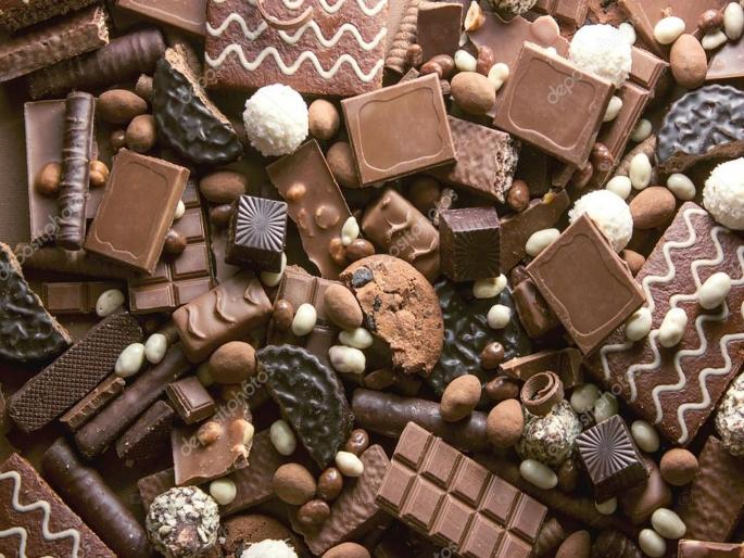 this company is offering full time job of eating toffee will get package of millions | अरे व्वा! फक्त चॉकलेट खा आणि घरबसल्या लाखो रुपये कमवा; "या" कंपनीने दिली हटके जॉबची ऑफर