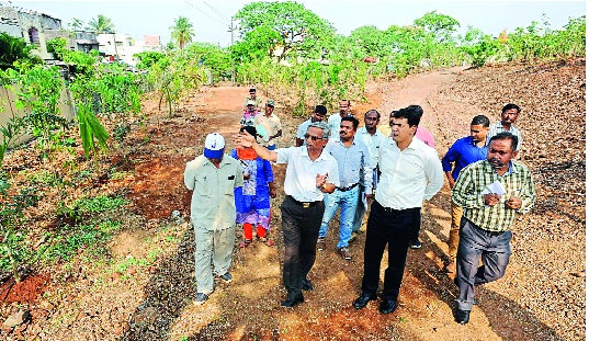 Improve immediate plantation mistakes: Commissioner's order | वृक्षारोपणातील चुका तत्काळ सुधारा : आयुक्तांचा आदेश Improve immediate plantation mistakes: Commissioner's order | वृक्षारोपणातील चुका तत्काळ सुधारा : आयुक्तांचा आदेश