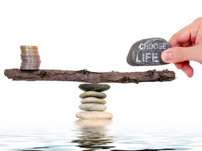 Money will bring 'happiness', but 'prosperity' has to be earned! Should children be taught only to earn money? | पैसा ‘सुख’ देईल, पण ‘समृद्धी’ कमवावी लागेल! मुलांना फक्त पैसे कमवण्यासाठी शिकवावे का? Money will bring 'happiness', but 'prosperity' has to be earned! Should children be taught only to earn money? | पैसा ‘सुख’ देईल, पण ‘समृद्धी’ कमवावी लागेल! मुलांना फक्त पैसे कमवण्यासाठी शिकवावे का?