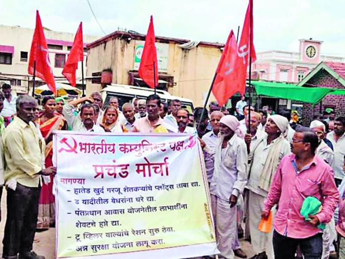 Farm workers, construction workers march in Chopad | चोपड्यात शेतमजूर, बांधकाम कामगारांचा मोर्चा Farm workers, construction workers march in Chopad | चोपड्यात शेतमजूर, बांधकाम कामगारांचा मोर्चा