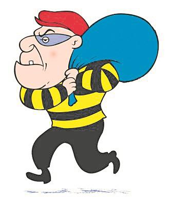 Theft at the girls' government hostel | मुलींच्या शासकीय वसतिगृहात चोरी