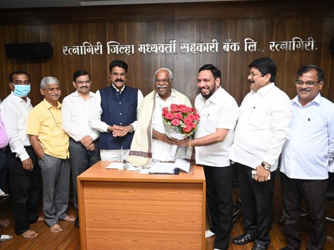 As the Chairman of Ratnagiri District Central Bank Dr. Tanajirao Chorge | रत्नागिरी जिल्हा मध्यवर्ती बँकेच्या अध्यक्षपदी डॉ. तानाजीराव चोरगे