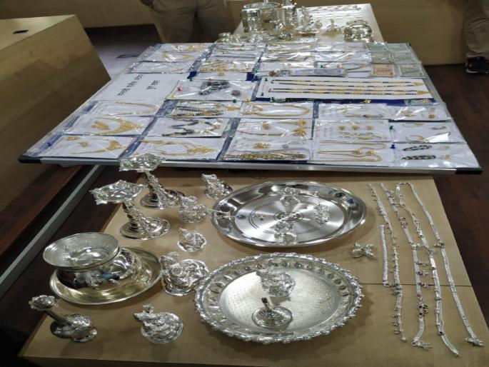 theft, robbery gangs arrested by police | घरफोड्या, जबरी चोरी करणारी टोळी जेरबंद theft, robbery gangs arrested by police | घरफोड्या, जबरी चोरी करणारी टोळी जेरबंद