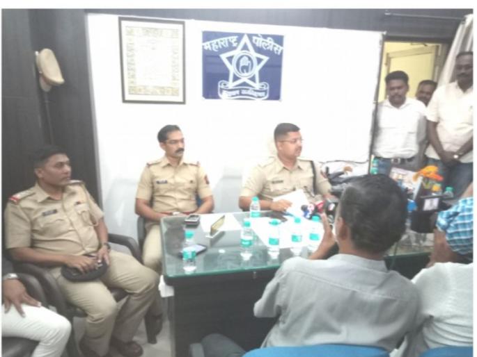 Four minor vehicles thieves trapped : including 10 vehicles , 7 mobile 5 lakh 61 thousand goods seized | चार अल्पवयीन वाहन चोर पोलिसांच्या जाळ्यात : १० गाड्या, ७ मोबाईलसह ५ लाख ६१ हजाराचा माल जप्त Four minor vehicles thieves trapped : including 10 vehicles , 7 mobile 5 lakh 61 thousand goods seized | चार अल्पवयीन वाहन चोर पोलिसांच्या जाळ्यात : १० गाड्या, ७ मोबाईलसह ५ लाख ६१ हजाराचा माल जप्त