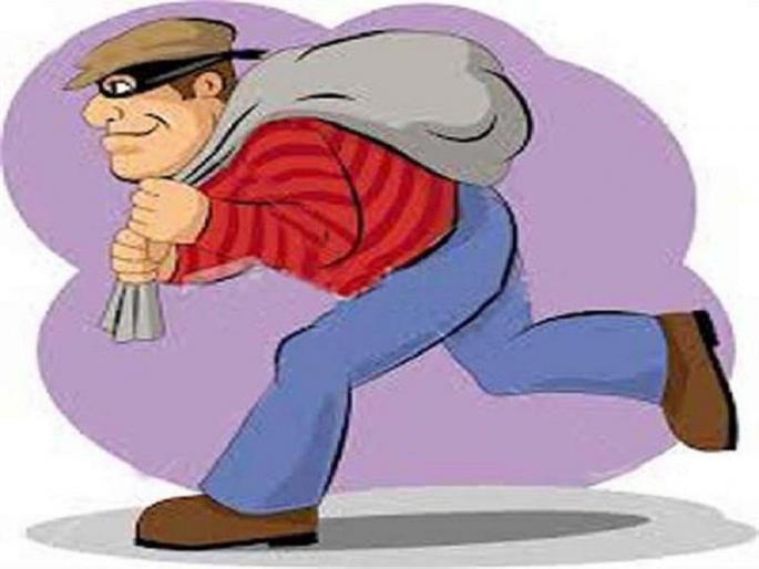 Three grams of burglary in Jalgaon retired doctor | जळगावात निवृत्त डॉक्टरकडे तीन लाखाची घरफोडी