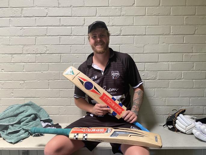 Video: Australian Batsman Smashes 237 Runs in 72 Balls in Victoria Premier Cricket,  | 237 Runs in 72 Balls : २० चौकार, २४ षटकार; ऑस्ट्रेलियन फलंदाज Chris Thewlisनं ७२ चेंडूंत कुटल्या २३७ धावा, Video