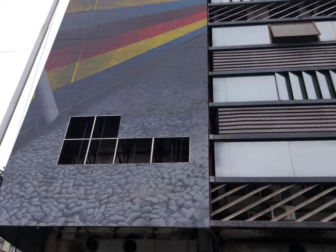 one died after hoarding collapse near churchgate station | चर्चगेट स्टेशनजवळ होर्डिंगचा भाग कोसळून एकाचा मृत्यू one died after hoarding collapse near churchgate station | चर्चगेट स्टेशनजवळ होर्डिंगचा भाग कोसळून एकाचा मृत्यू