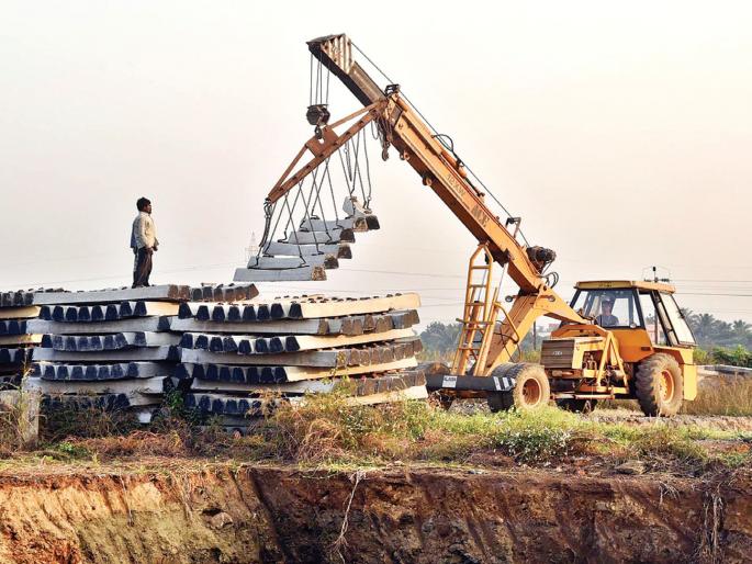 CIDCO's ambitious development projects slowed down | सिडकोच्या महत्त्वाकांक्षी विकास प्रकल्पांची गती मंदावली CIDCO's ambitious development projects slowed down | सिडकोच्या महत्त्वाकांक्षी विकास प्रकल्पांची गती मंदावली