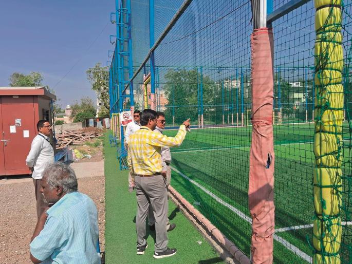 Municipal Corporation granted construction permission on the playground | धक्कादायक! खेळाच्या मैदानावर महापालिकेने दिली बांधकाम परवानगी Municipal Corporation granted construction permission on the playground | धक्कादायक! खेळाच्या मैदानावर महापालिकेने दिली बांधकाम परवानगी