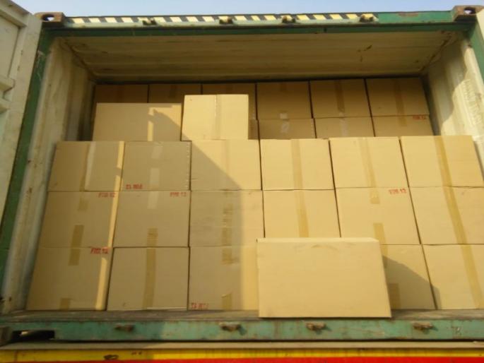 17 crores of import cigarette seized from Navi Mumbai; DRI action | नवी मुंबईतून १७ कोटीच्या इम्पोर्टेड सिगारेट जप्त; डीआरआयची कारवाई  17 crores of import cigarette seized from Navi Mumbai; DRI action | नवी मुंबईतून १७ कोटीच्या इम्पोर्टेड सिगारेट जप्त; डीआरआयची कारवाई