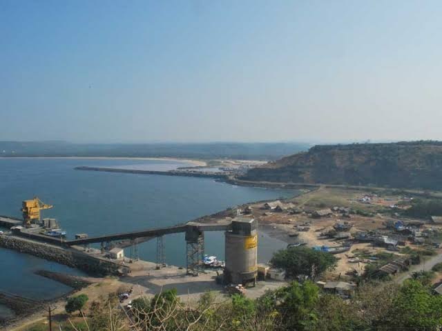 Tehsildar orders to seal Ultratech Cement office at Ratnagiri | अल्ट्राटेक सिमेंटचे रत्नागिरी येथील कार्यालय सील करण्याचे तहसीलदारांचे आदेश Tehsildar orders to seal Ultratech Cement office at Ratnagiri | अल्ट्राटेक सिमेंटचे रत्नागिरी येथील कार्यालय सील करण्याचे तहसीलदारांचे आदेश