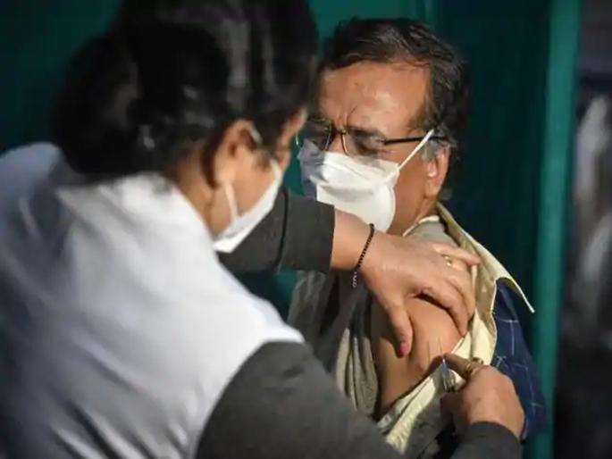65-year-old Goregaon man collapsed on a chair after taking first corona vaccine dose, died | Corona Vaccination: कोरोनाची लस घेतल्यानंतर मुंबईतील 65 वर्षीय वृद्ध खुर्चीवरून कोसळले; ICU मध्ये निधन 65-year-old Goregaon man collapsed on a chair after taking first corona vaccine dose, died | Corona Vaccination: कोरोनाची लस घेतल्यानंतर मुंबईतील 65 वर्षीय वृद्ध खुर्चीवरून कोसळले; ICU मध्ये निधन