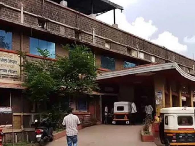 There are no senior doctors in the hospital, A learned doctor Inspection the patients | वरिष्ठ डॉक्टर नसतात रुग्णालयात, रुग्णांचा जीव ‘शिकाऊं’च्या हातात 