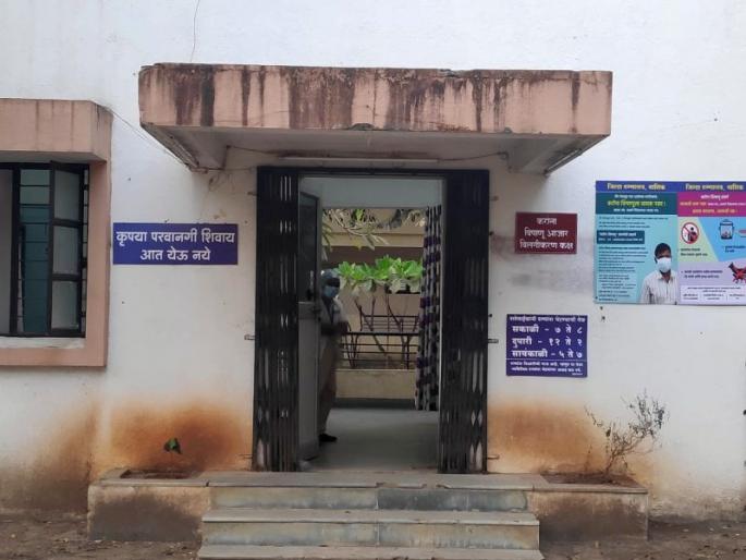 Report Negatives: Treatment of youth from coroner Iran affected | अहवाल निगेटिव्ह: कोरोनाग्रस्त इराणमधून आलेल्या युवकावर उपचार सुरू Report Negatives: Treatment of youth from coroner Iran affected | अहवाल निगेटिव्ह: कोरोनाग्रस्त इराणमधून आलेल्या युवकावर उपचार सुरू