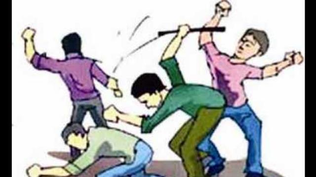 Clash between two group on Plot Selling Causes | प्लॉट खरेदी-विक्रीच्या कारणावरून हाणामारी Clash between two group on Plot Selling Causes | प्लॉट खरेदी-विक्रीच्या कारणावरून हाणामारी