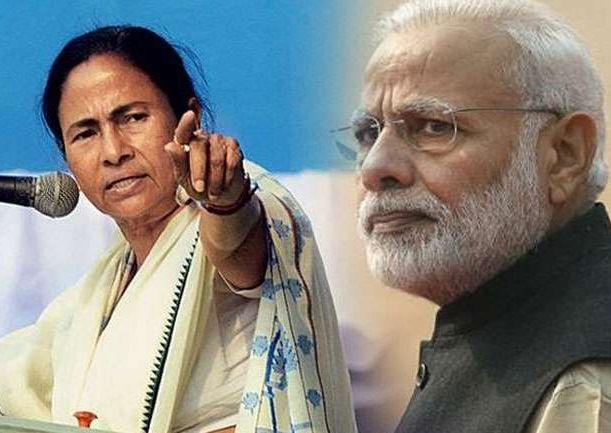 West Bengal Mamata Banerjee attacks BJP in election rally in Hooghly | 'दंगाबाज', 'धंदाबाज' म्हणत ममतांचा भाजपवर 'चुन चुन के" हल्लाबोल; मोदींनांही घेतलं निशाण्यावर West Bengal Mamata Banerjee attacks BJP in election rally in Hooghly | 'दंगाबाज', 'धंदाबाज' म्हणत ममतांचा भाजपवर 'चुन चुन के" हल्लाबोल; मोदींनांही घेतलं निशाण्यावर