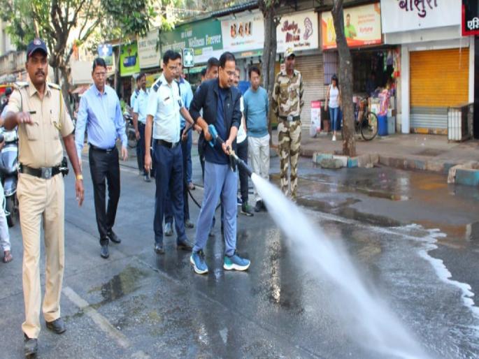 Hawkers disappear during Deep Clean Drive campaign in Bhayander Encroachment by hawkers again after the Commissioner left | भाईंदरमध्ये 'डीप क्लीन ड्राईव्ह' मोहिमेवेळी फेरीवाले गायब; आयुक्त गेल्यावर पुन्हा फेरीवाल्यांचे अतिक्रमण Hawkers disappear during Deep Clean Drive campaign in Bhayander Encroachment by hawkers again after the Commissioner left | भाईंदरमध्ये 'डीप क्लीन ड्राईव्ह' मोहिमेवेळी फेरीवाले गायब; आयुक्त गेल्यावर पुन्हा फेरीवाल्यांचे अतिक्रमण