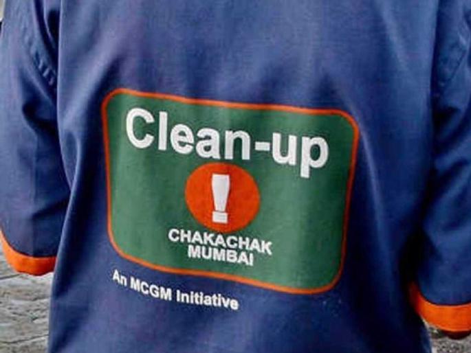 Clean up marshals removed from BMC hospitals complaints of taking money from citizens | रुग्णालयांतून क्लीन अप मार्शलची हकालपट्टी; नागरिकांकडून पैसे उकळत असल्याच्या तक्रारी Clean up marshals removed from BMC hospitals complaints of taking money from citizens | रुग्णालयांतून क्लीन अप मार्शलची हकालपट्टी; नागरिकांकडून पैसे उकळत असल्याच्या तक्रारी