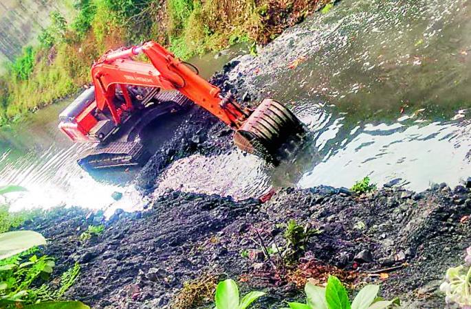 River Sanitation Campaign Launched in Nagpur: Starts for the first time in March | नागपुरात नदी स्वच्छता अभियान सुरू :पहिल्यांदाच मार्चमध्ये सुरुवात River Sanitation Campaign Launched in Nagpur: Starts for the first time in March | नागपुरात नदी स्वच्छता अभियान सुरू :पहिल्यांदाच मार्चमध्ये सुरुवात