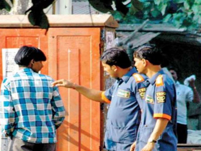 Clean-up Marshals again extended for three months | क्लीन अप मार्शल्सना पुन्हा तीन महिन्यांची मुदतवाढ Clean-up Marshals again extended for three months | क्लीन अप मार्शल्सना पुन्हा तीन महिन्यांची मुदतवाढ