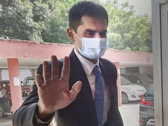 Cruise drugs case aryan khan drugs case sameer wankhede ncb mumbai transfer dgts chennai | क्रूझ ड्रग्स प्रकरण; आर्यन खानला एनसीबीने क्लीन चिट दिल्यानंतर, समीर वानखेडे यांची चेन्नईला बदली Cruise drugs case aryan khan drugs case sameer wankhede ncb mumbai transfer dgts chennai | क्रूझ ड्रग्स प्रकरण; आर्यन खानला एनसीबीने क्लीन चिट दिल्यानंतर, समीर वानखेडे यांची चेन्नईला बदली