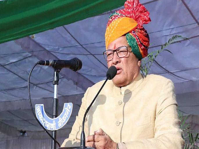 senior citizen may die but youth and children first took jab says Rajasthan minister bd kalla | मंत्र्याची जीभ घसरली; म्हणाले- वृद्ध दगावले तरी हरकत नाही, मुलांना मिळायला हवी होती लस senior citizen may die but youth and children first took jab says Rajasthan minister bd kalla | मंत्र्याची जीभ घसरली; म्हणाले- वृद्ध दगावले तरी हरकत नाही, मुलांना मिळायला हवी होती लस
