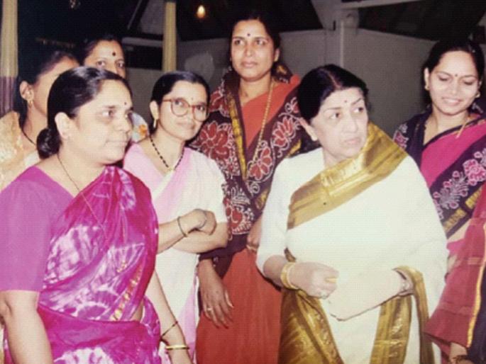 Affluence saw in the house in Sangli, also suffered betrayal; The pain of childhood was deeply ingrained in Lata Mangeshkar mind | सांगलीतील घरात ऐश्वर्य पाहिले, विश्वासघातही सोसला; बालपणीच्या वेदना मनात खोलवर रुजल्या Affluence saw in the house in Sangli, also suffered betrayal; The pain of childhood was deeply ingrained in Lata Mangeshkar mind | सांगलीतील घरात ऐश्वर्य पाहिले, विश्वासघातही सोसला; बालपणीच्या वेदना मनात खोलवर रुजल्या