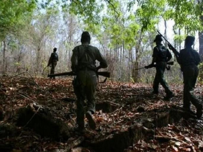 Not a Naxalite, he is the father of a police constable! Innocent person seriously injured in police firing | नक्षलवादी नव्हे, ते तर पोलीस शिपायाचे वडील! पोलिसांच्या गोळीबारात गंभीर जखमी व्यक्ती निरपराध! Not a Naxalite, he is the father of a police constable! Innocent person seriously injured in police firing | नक्षलवादी नव्हे, ते तर पोलीस शिपायाचे वडील! पोलिसांच्या गोळीबारात गंभीर जखमी व्यक्ती निरपराध!