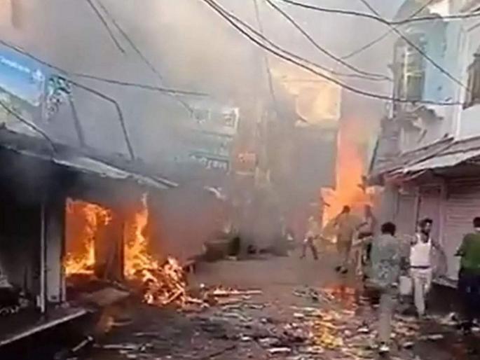 Shocking, Hindus migration after Karauli violence; Boards of Property Sales hang outside of houses and shops | धक्कादायक! करौली हिंसाचारानंतर हिंदूंचं पलायन; घरे आणि दुकानांबाहेर लागले 'मालमत्ता विक्री'चे बोर्ड Shocking, Hindus migration after Karauli violence; Boards of Property Sales hang outside of houses and shops | धक्कादायक! करौली हिंसाचारानंतर हिंदूंचं पलायन; घरे आणि दुकानांबाहेर लागले 'मालमत्ता विक्री'चे बोर्ड