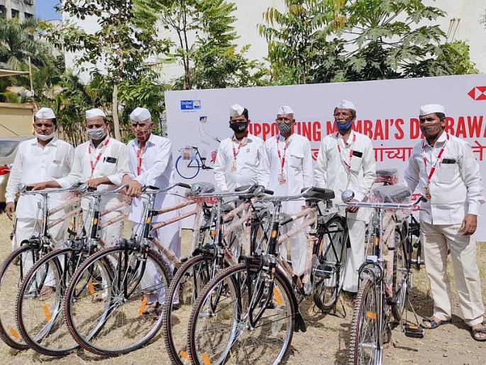 Distribution of free bicycles to Mumbai dabewala | मुंबईच्या डबेवाल्यांना मोफत सायकल वाटप Distribution of free bicycles to Mumbai dabewala | मुंबईच्या डबेवाल्यांना मोफत सायकल वाटप