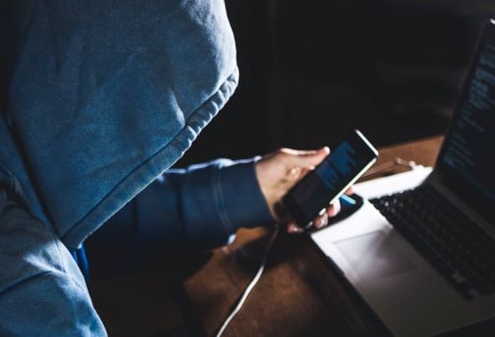 Is your data secure? Feel the threat of mobile hacking? | तुमचा डाटा सुरक्षित आहे का? मोबाइल हॅक होण्याचा धोका वाटतो? Is your data secure? Feel the threat of mobile hacking? | तुमचा डाटा सुरक्षित आहे का? मोबाइल हॅक होण्याचा धोका वाटतो?
