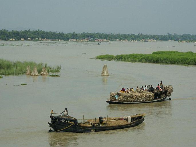 Shout again in the name of Farakka Barrage for Bihar flood situation water resources minister commented on it | बिहारच्या पूरस्थितीसाठी पुन्हा फराक्का बॅरेजच्या नावाने ओरड; जलसंपदा मंत्री म्हणतात... Shout again in the name of Farakka Barrage for Bihar flood situation water resources minister commented on it | बिहारच्या पूरस्थितीसाठी पुन्हा फराक्का बॅरेजच्या नावाने ओरड; जलसंपदा मंत्री म्हणतात...