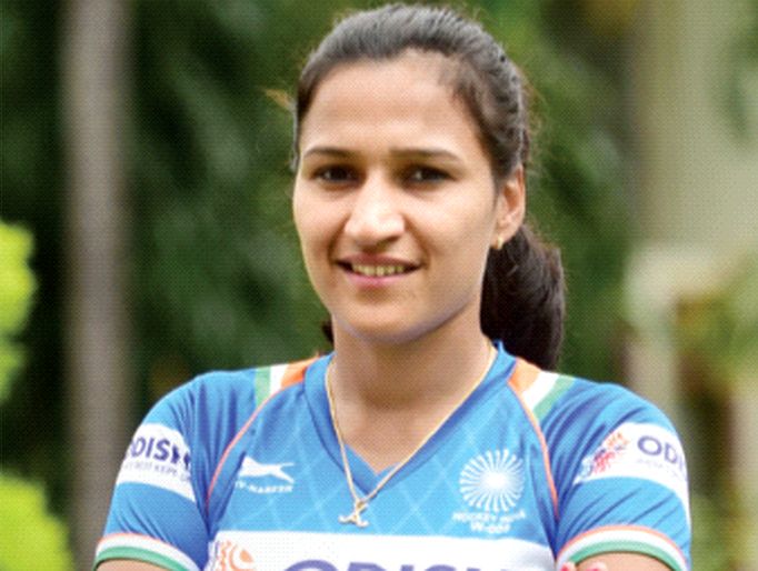 Six hockey players including Captain Rani beat Corona | कर्णधार राणीसह सहा हॉकीपटूंची कोरोनावर मात Six hockey players including Captain Rani beat Corona | कर्णधार राणीसह सहा हॉकीपटूंची कोरोनावर मात