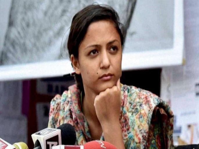 Controversy Shehla rashid vs father abdul rashid shora accuses daughter taking huge money for joining politics in kashmir valley | शेहला रशीद देशविरोधी कारवायांमध्ये सामील, माझ्या जीवाला धोका; वडिलांचा गंभीर आरोप! Controversy Shehla rashid vs father abdul rashid shora accuses daughter taking huge money for joining politics in kashmir valley | शेहला रशीद देशविरोधी कारवायांमध्ये सामील, माझ्या जीवाला धोका; वडिलांचा गंभीर आरोप!