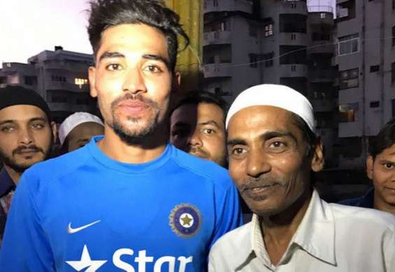 The rickshaw puller's son became RCB's 'hero' | रिक्षाचालकाचा मुलगा बनला आरसीबीचा ‘हिरो’; गल्ली क्रिकेटमध्ये घडला, फलंदाजी सोडून गोलंदाजीकडे वळला