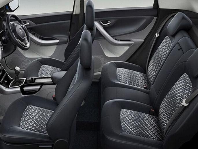 Top 10 Cars These 10 best selling suvs muvs in august | Top 10 Cars : भारतात 'या' 10 कारची चलती, शोरूमवर येण्यापूर्वीच विकल्या जातायत गाड्या