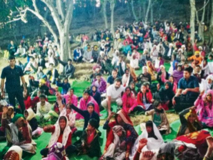 'Bharat Jodo Yatra' enters Madhya Pradesh; Adivasis spent the night awake in bitter cold, Rahul said we are with you | ‘भारत जोडो यात्रा’ मध्य प्रदेशात दाखल; कडाक्याच्या थंडीत आदिवासींनी रात्र जागून काढली 'Bharat Jodo Yatra' enters Madhya Pradesh; Adivasis spent the night awake in bitter cold, Rahul said we are with you | ‘भारत जोडो यात्रा’ मध्य प्रदेशात दाखल; कडाक्याच्या थंडीत आदिवासींनी रात्र जागून काढली