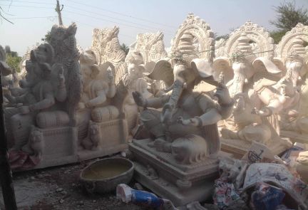 Ganaraya give wisdom to 'POP' people | गणराया ‘पीओपी’वाल्यांना सुबुद्धी दे...; जाणून घ्या पीओपीचे घातक गुणधर्म Ganaraya give wisdom to 'POP' people | गणराया ‘पीओपी’वाल्यांना सुबुद्धी दे...; जाणून घ्या पीओपीचे घातक गुणधर्म