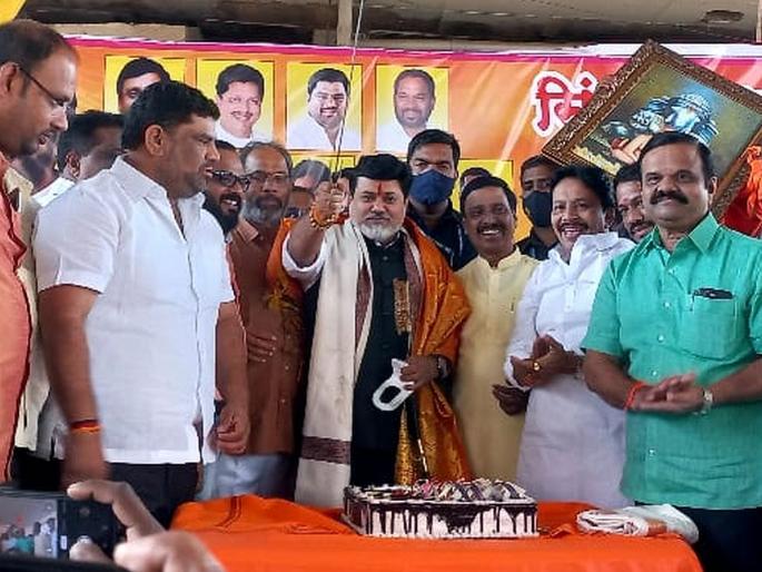 Capture local governing bodies in the district! Uday Samant's appeal to Shiv Sainiks | जिल्ह्यातील स्थानिक स्वराज्य संस्था काबीज करा! उदय सामंतांचं शिवसैनिकांना आवाहन Capture local governing bodies in the district! Uday Samant's appeal to Shiv Sainiks | जिल्ह्यातील स्थानिक स्वराज्य संस्था काबीज करा! उदय सामंतांचं शिवसैनिकांना आवाहन