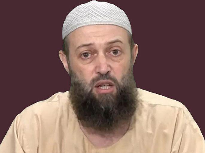 controversial imam says muslims not to take coronavirus vaccine | मुस्लिमांनी कोरोना लस टोचू नये, कारण हे 'हराम' आहे; वादग्रस्त इमामांचं वक्तव्य