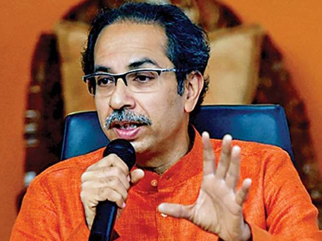 In Bhayander, Shiv Sainiks turned their backs on the rebels, crowded the Shiv Sena meeting | भाईंदरमध्ये शिवसैनिकांनी फिरवली बंडखोरांकडे पाठ, शिवसेनेच्या बैठकीला केली गर्दी In Bhayander, Shiv Sainiks turned their backs on the rebels, crowded the Shiv Sena meeting | भाईंदरमध्ये शिवसैनिकांनी फिरवली बंडखोरांकडे पाठ, शिवसेनेच्या बैठकीला केली गर्दी