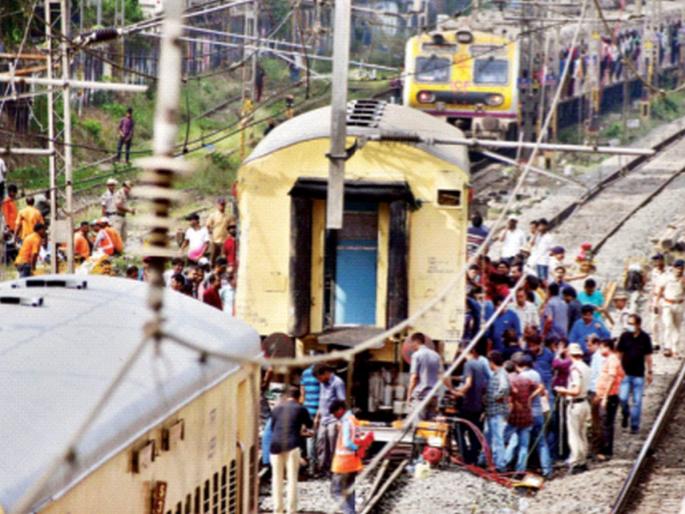 Gadag Puducherry Express accident local schedule disrupted Hit the long haul passengers | सुट्टीची लागली वाट, शनिवार ठरला कोलमड‘वार’! लोकलच्या वेळापत्रकाचे तीनतेरा; लांब पल्ल्याच्या प्रवाशांना फटका Gadag Puducherry Express accident local schedule disrupted Hit the long haul passengers | सुट्टीची लागली वाट, शनिवार ठरला कोलमड‘वार’! लोकलच्या वेळापत्रकाचे तीनतेरा; लांब पल्ल्याच्या प्रवाशांना फटका