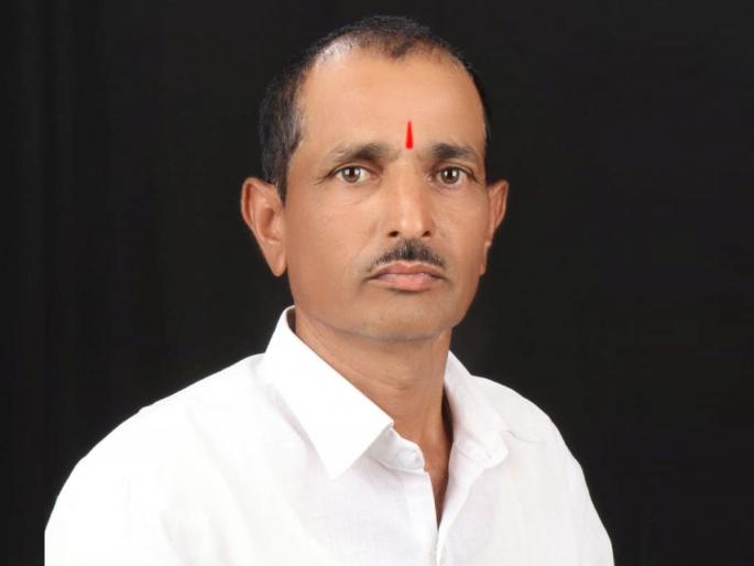 Father killed in a car-tempo accident, daughter seriously injured in solapur distruct | मुलीस सासरी सोडायला निघालेला पिता कार-टेम्पो अपघातात ठार, मुलगी गंभीर जखमी Father killed in a car-tempo accident, daughter seriously injured in solapur distruct | मुलीस सासरी सोडायला निघालेला पिता कार-टेम्पो अपघातात ठार, मुलगी गंभीर जखमी