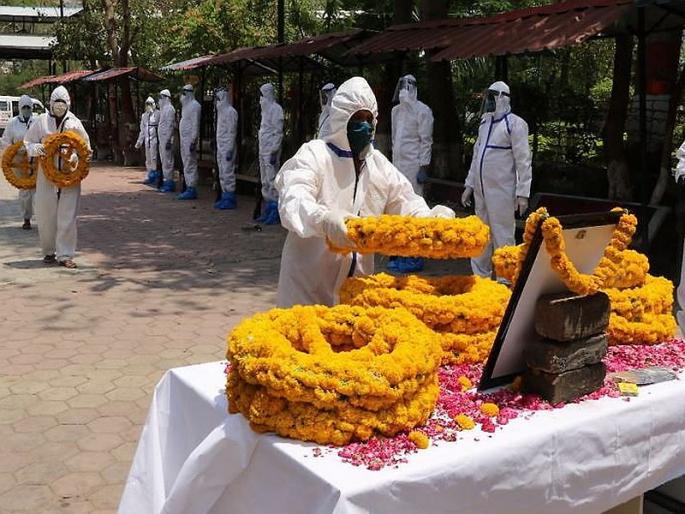 ujjain police officer dies due to coronavirus infection in indore | 'बाबा! तुम्ही स्ट्रॉंग आहात, कोरोनाला हरवूनच यायचं', मृत्यूपूर्वी लेकीनं पोलीस बाबांकडून घेतलं होत वचन ujjain police officer dies due to coronavirus infection in indore | 'बाबा! तुम्ही स्ट्रॉंग आहात, कोरोनाला हरवूनच यायचं', मृत्यूपूर्वी लेकीनं पोलीस बाबांकडून घेतलं होत वचन