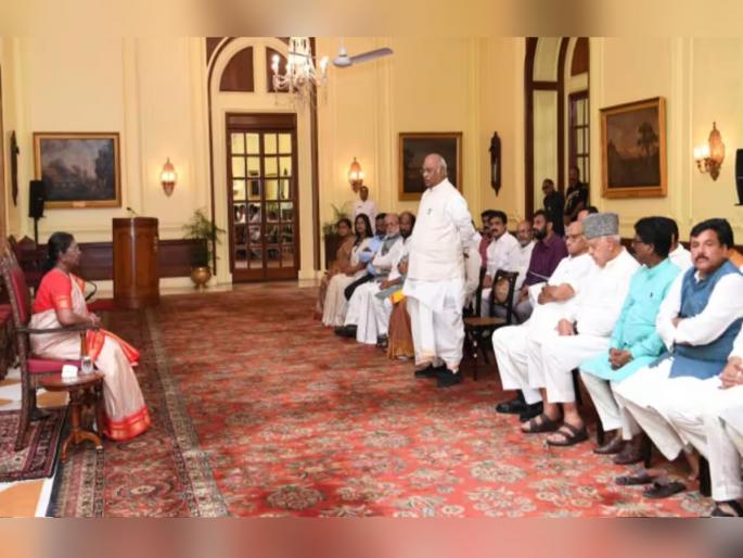 A delegation from 'India' met President and give Information about the Manipur Haryana riots | मणिपूरसाठी राष्ट्रपतींना साकडे; ‘इंडिया’च्या शिष्टमंडळाने घेतली भेट; हरयाणा दंगलीचीही दिली माहिती A delegation from 'India' met President and give Information about the Manipur Haryana riots | मणिपूरसाठी राष्ट्रपतींना साकडे; ‘इंडिया’च्या शिष्टमंडळाने घेतली भेट; हरयाणा दंगलीचीही दिली माहिती