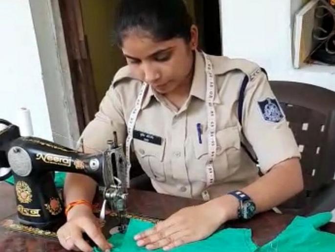 This lady police makes masks for rescue from corona virus after the lockdown duty sna | सकाळी पोलीसची ड्युटी, संध्याकाळी मास्कचं शिवणकाम; मुख्यमंत्र्यांनीही केला तरुणीला सलाम! This lady police makes masks for rescue from corona virus after the lockdown duty sna | सकाळी पोलीसची ड्युटी, संध्याकाळी मास्कचं शिवणकाम; मुख्यमंत्र्यांनीही केला तरुणीला सलाम!