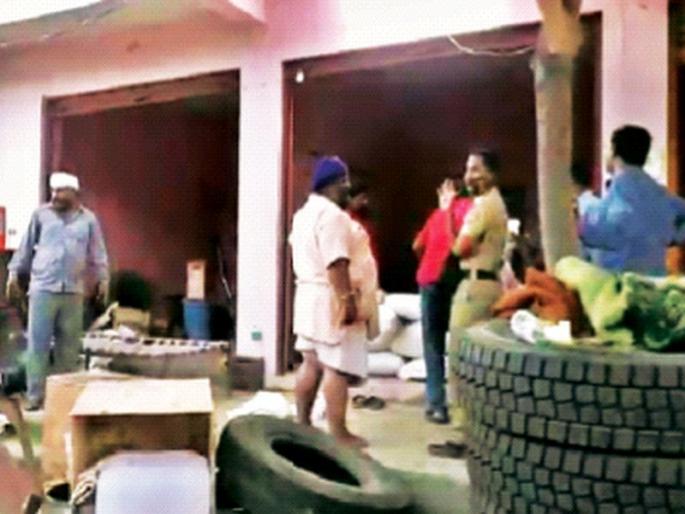 Drug factory demolished by NCB in Nanded | नांदेडमध्ये एनसीबीकडून ड्रग्ज फॅक्टरी उद्ध्वस्त; अन्य राज्यांतही छापेमारी; १११ किलो पॉपी स्ट्रॉचा साठा जप्त Drug factory demolished by NCB in Nanded | नांदेडमध्ये एनसीबीकडून ड्रग्ज फॅक्टरी उद्ध्वस्त; अन्य राज्यांतही छापेमारी; १११ किलो पॉपी स्ट्रॉचा साठा जप्त